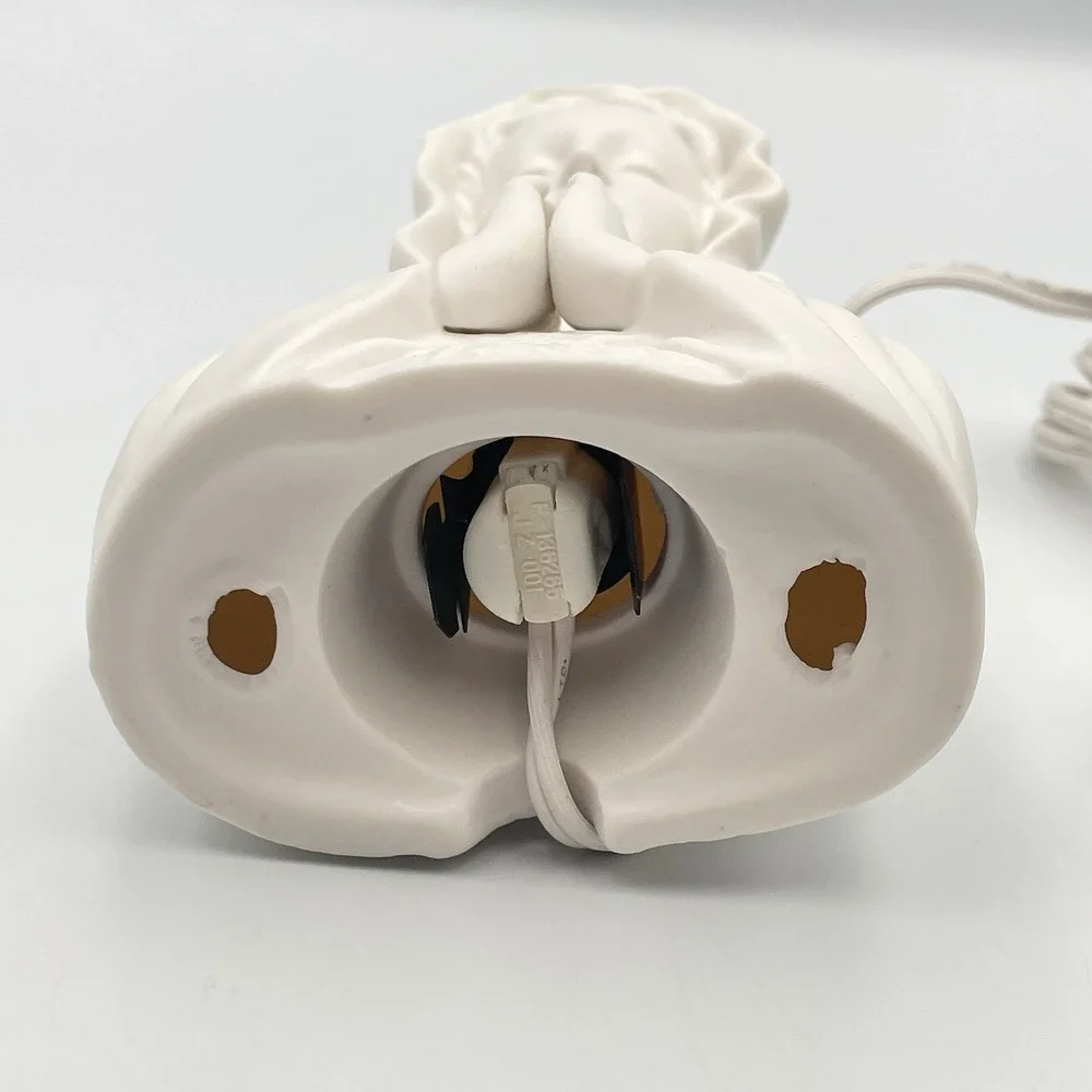 Vintage 1980s White Bisque Porcelain Praying Virgin Mary Lighted Bust Lamp 6